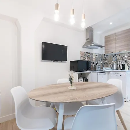 Daire Suite J'Adore Great Apt, With Ac, Best Loc *